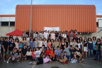 Foto de família en el marc de l'acte del 10è aniversari de l'Escola Rivo Rubeo (foto: Localpres)