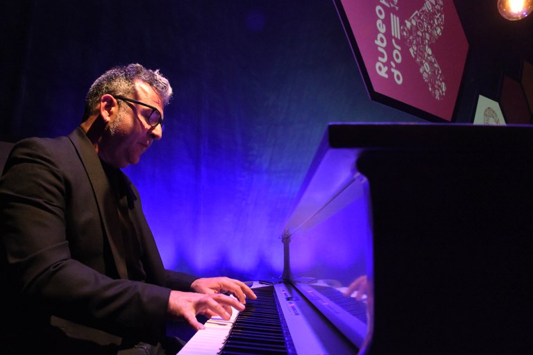 El pianista David Moreno va encetar la nit