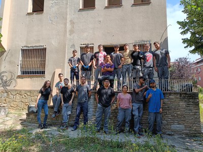 Los y las jóvenes en la Torre Salduba (foto: Ayuntamiento de Rubí).
