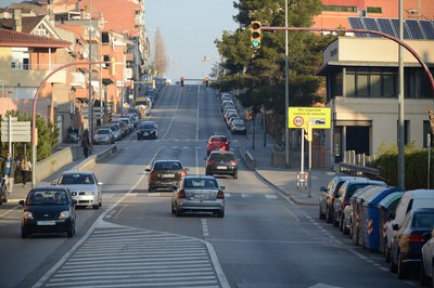 La avenida Estatut actualmente es una carretera por donde circula un gran número de vehículos.