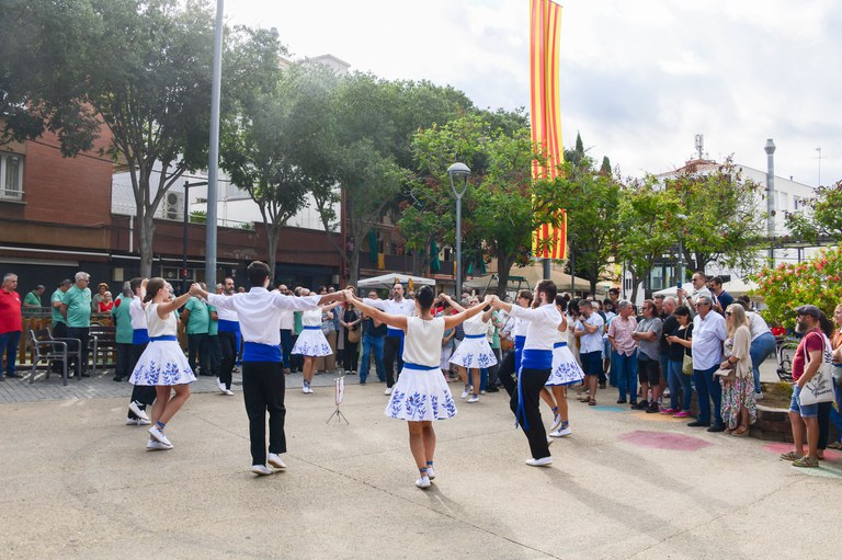 Escola de sardanes Flor de Neu (foto: Ayuntamiento de Rubí - Localpres)